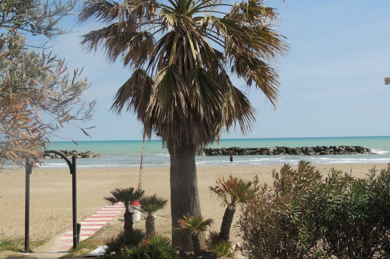 Interno 132 Porto San Giorgio Exterior foto