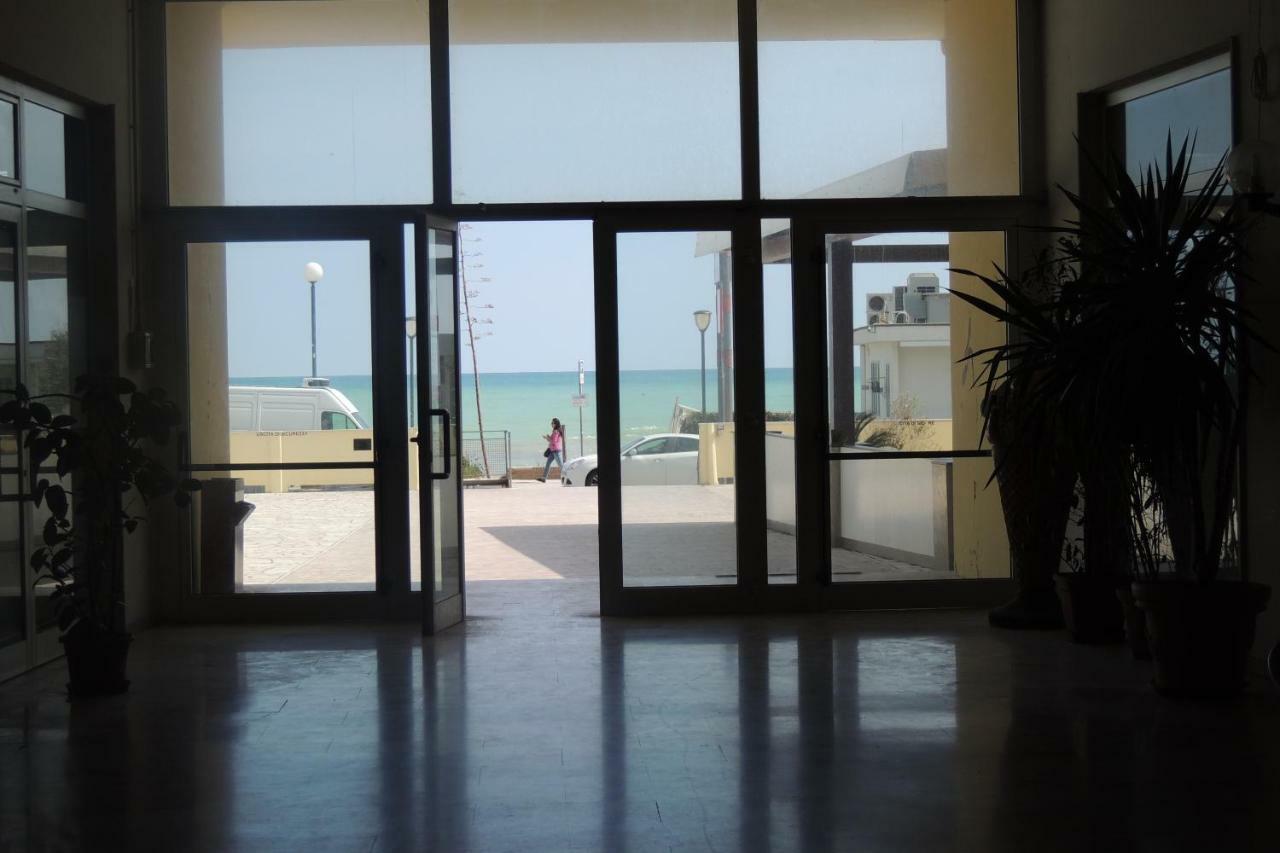 Interno 132 Porto San Giorgio Exterior foto