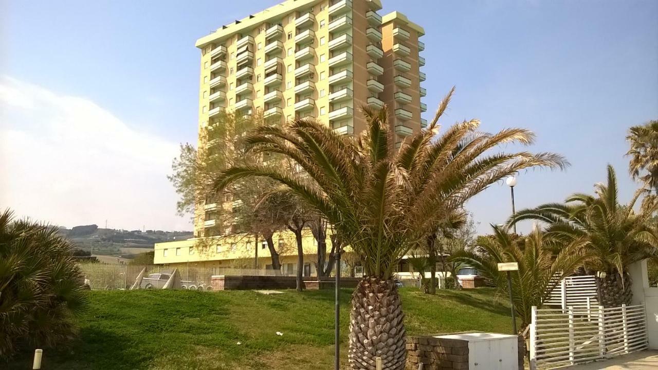Interno 132 Porto San Giorgio Exterior foto